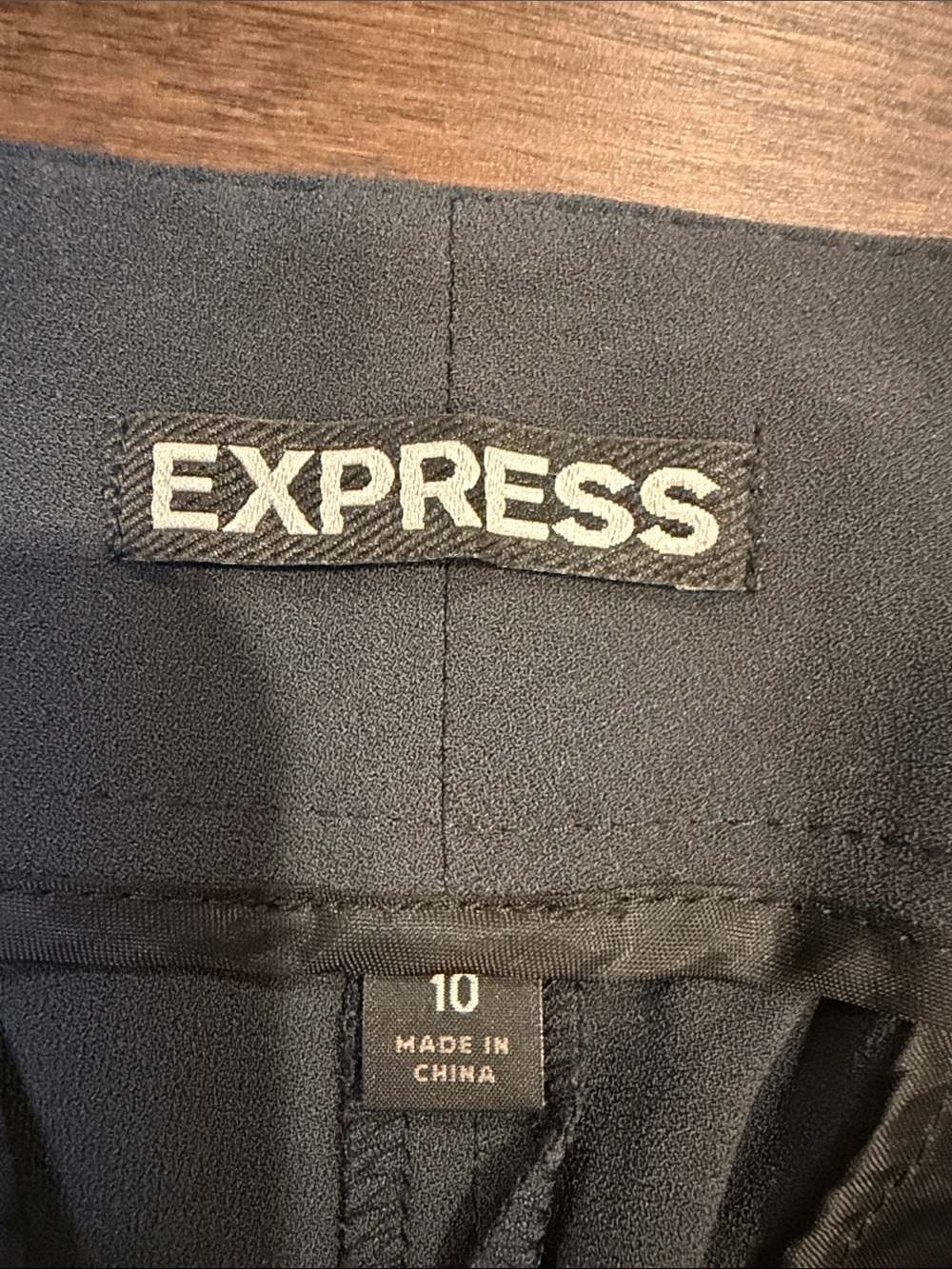 Express Women’s Dark Charcoal Pleated Cropped Dress Pants Size 10 - C64-009 - Picture 2 of 8